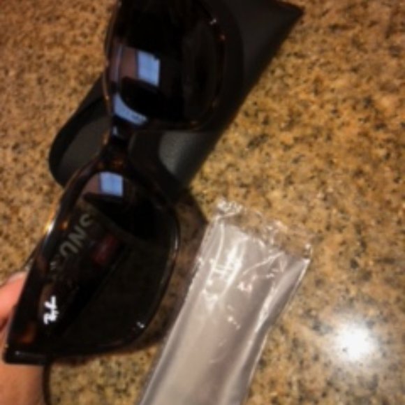 Ray Ban Sunglasses - Picture 6 of 6